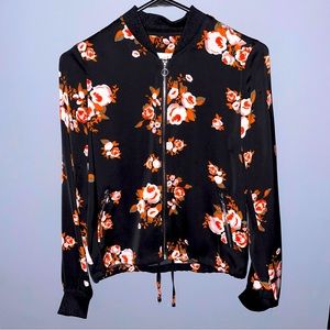 NWT, Cloud Chaser, Size XS, Black Zip Up Blouse with Floral Pattern